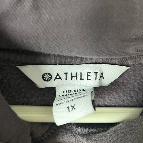 Athleta Charcoal Hoodie size 1x with zip front pockets - Picture 2 of 6